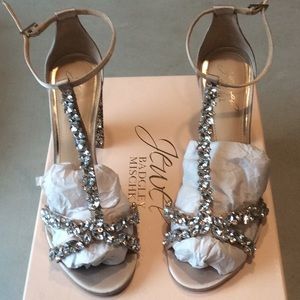 Badgley Mischka Jewel Carver shoes
